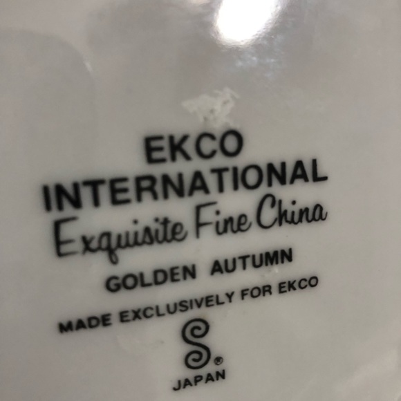 Ekco Internacional Fina China Floral Design Soup Plate - Picture 3 of 3